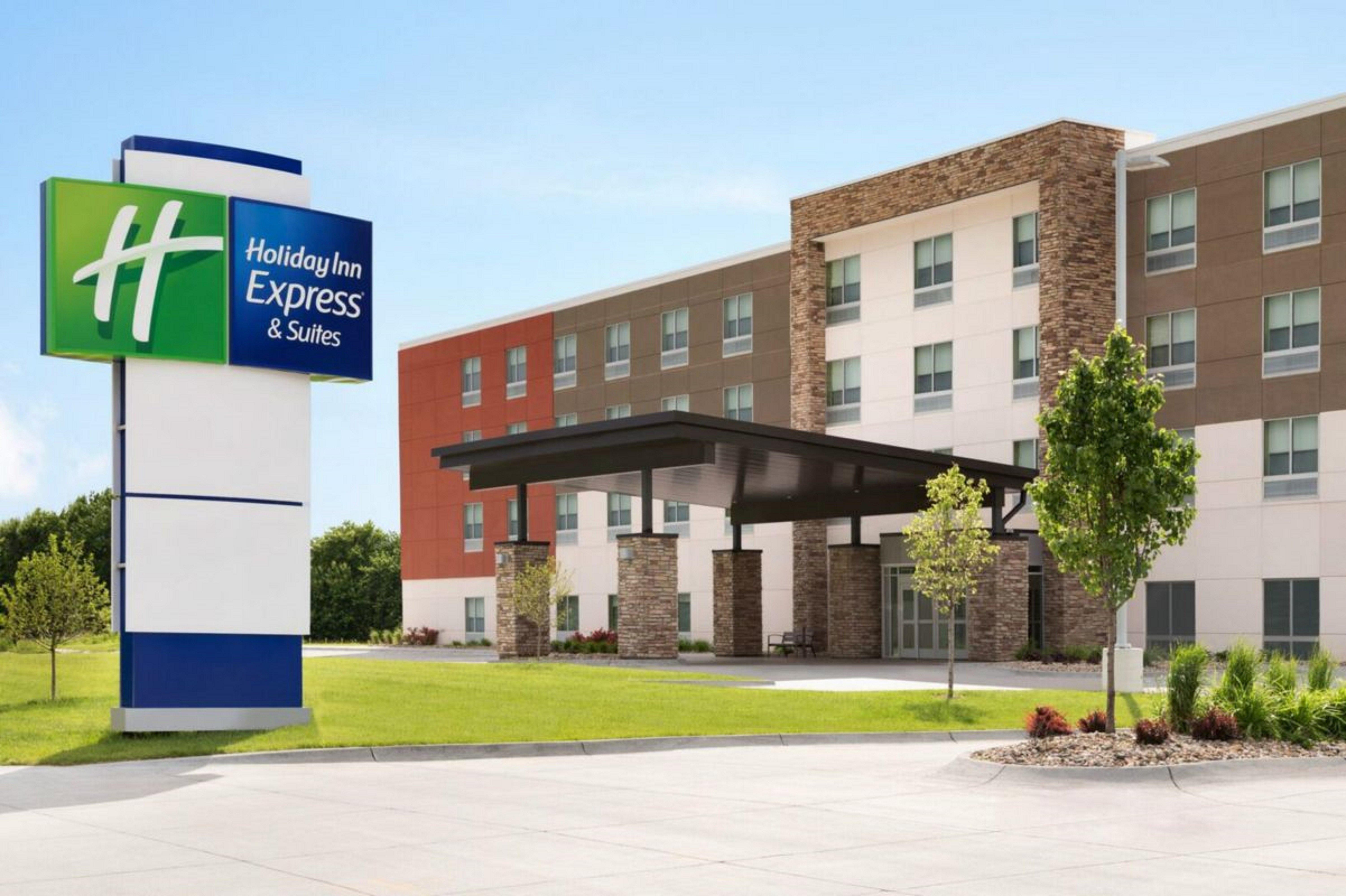 Holiday Inn Express & Suites Ft Myers Beach-Sanibel Gateway By Ihg Fort Myers Beach Bagian luar foto