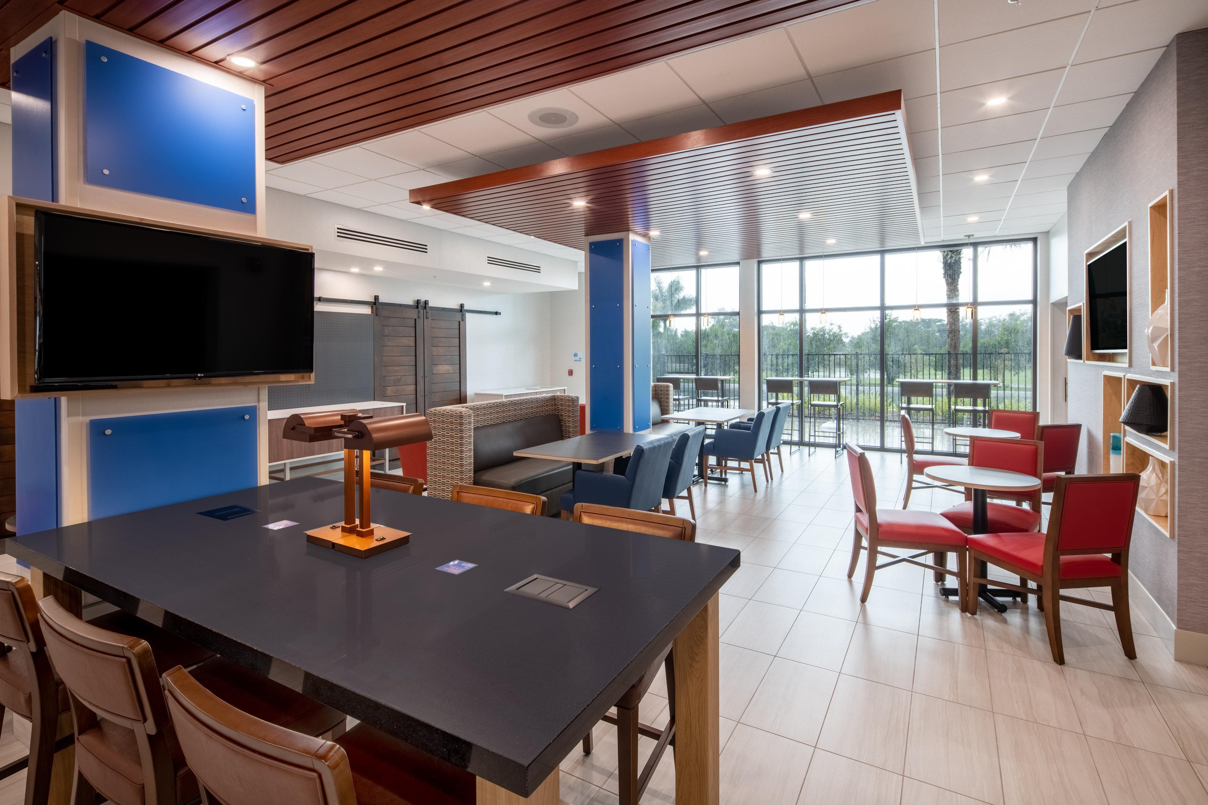 Holiday Inn Express & Suites Ft Myers Beach-Sanibel Gateway By Ihg Fort Myers Beach Bagian luar foto