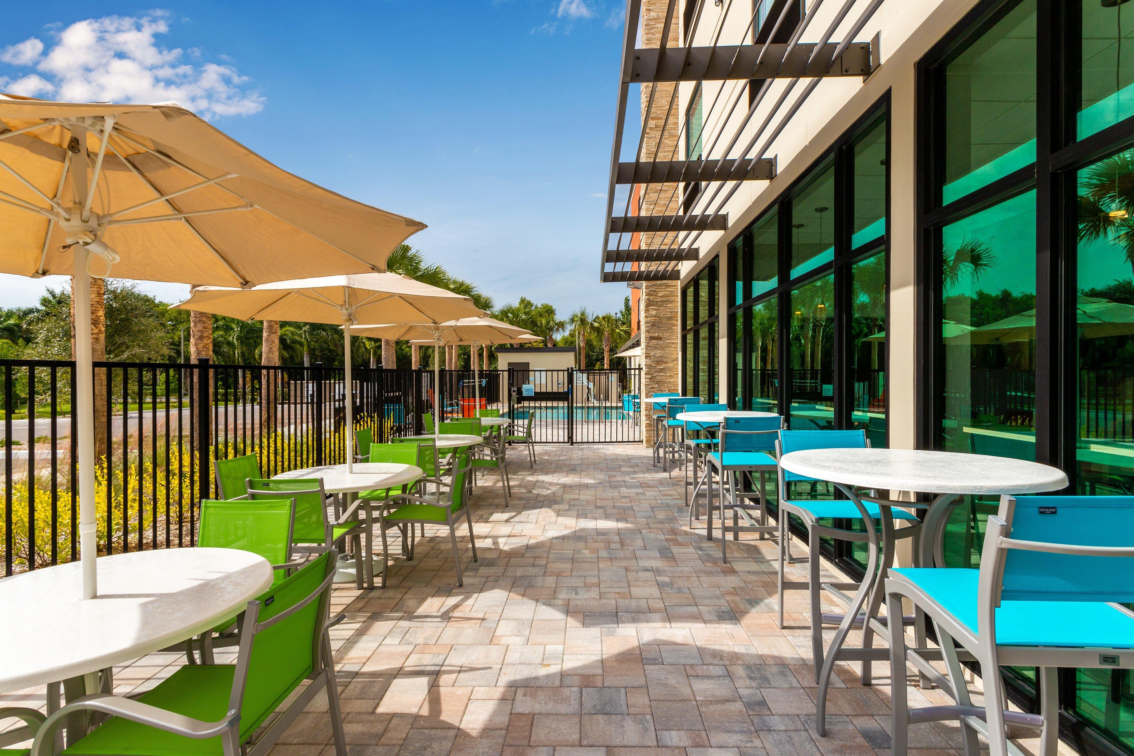 Holiday Inn Express & Suites Ft Myers Beach-Sanibel Gateway By Ihg Fort Myers Beach Bagian luar foto
